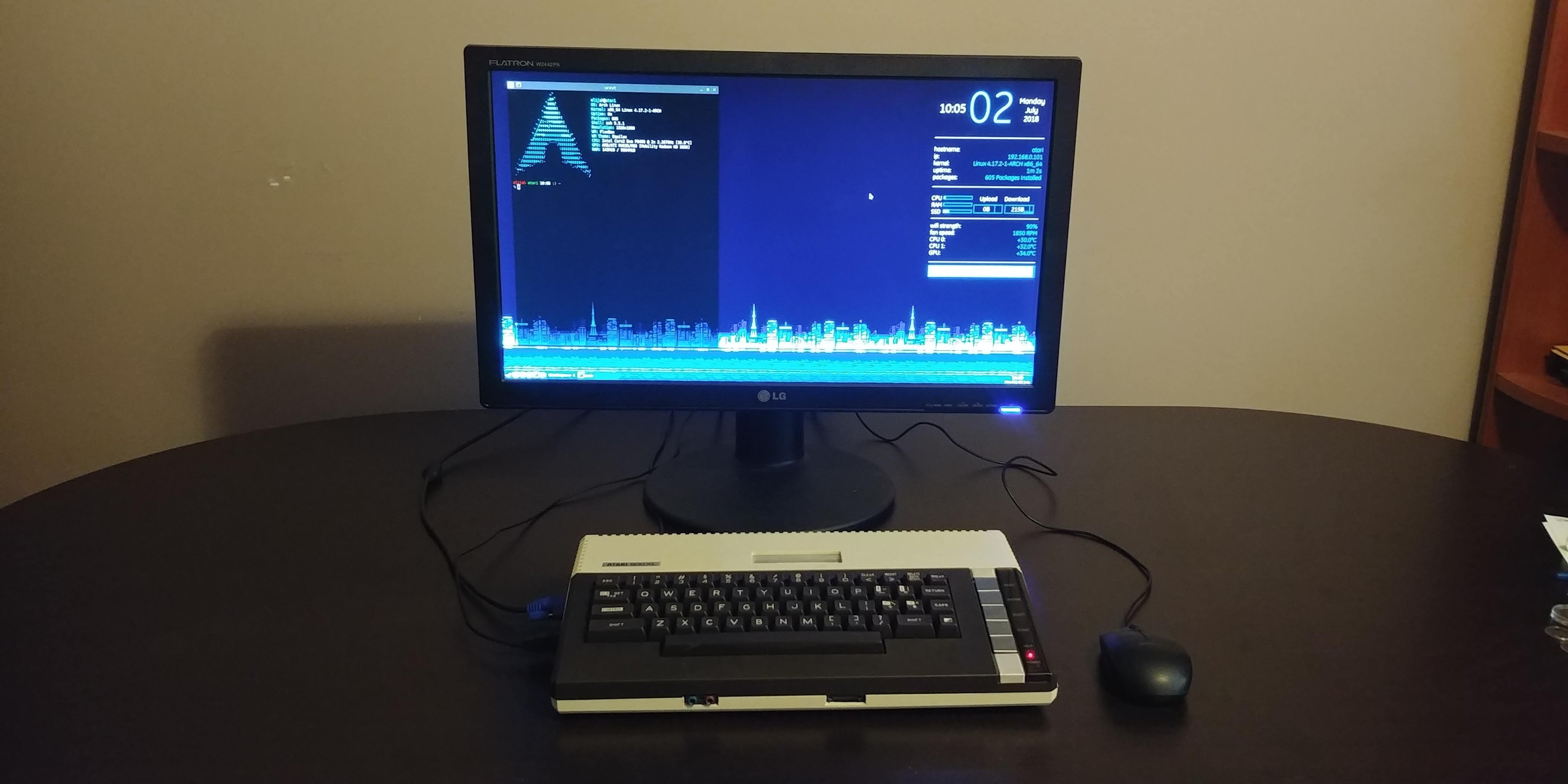 Riced-out Fluxbox window manager.